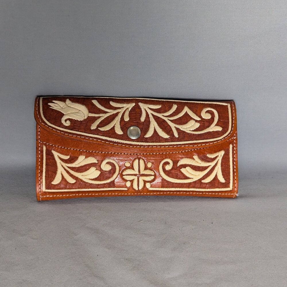 Tan Leather Women's Wallet Western Style Embroidery Trifold Snap Closure